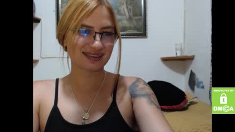 Snapshot of alice_trinity chatting on November 25, 4:12 am Alice online show from November 25, 4:12 am