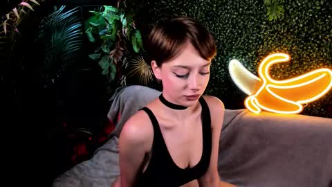 Snapshot of alicebels chatting on November 22, 4:33 am Your sweet Alice INST alicebellies online show from November 22, 4:33 am