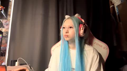 Lina online show from February 10, 10:30 am