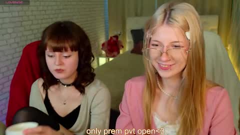 alice online show from March 10, 1:49 pm