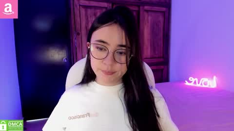 Snapshot of alicee_2 chatting on November 26, 8:32 pm Aliceee .. 97YP9VWGZHrefnav wishlist lists 1 online show from November 26, 8:32 pm