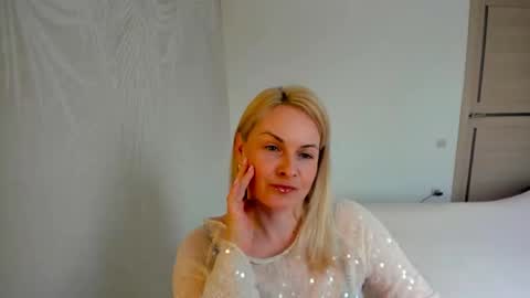 Snapshot of alicee__grace chatting on March 19, 8:18 am Alicee online show from March 19, 8:18 am