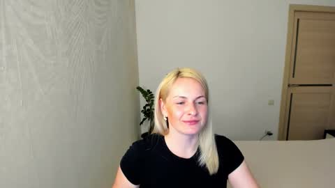 Snapshot of alicee__grace chatting on March 21, 5:05 pm Alicee online show from March 21, 5:05 pm