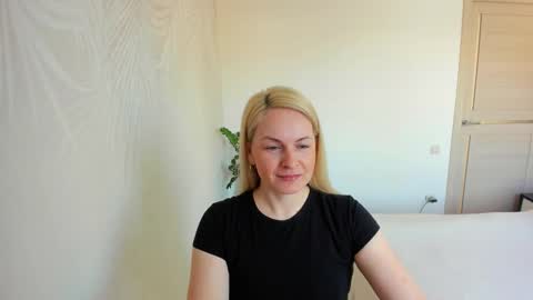 Snapshot of alicee__grace chatting on March 24, 8:08 am Alicee online show from March 24, 8:08 am