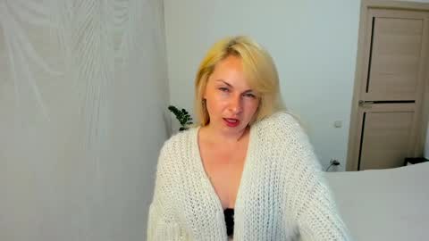 Snapshot of alicee__grace chatting on April 3, 8:07 pm Alicee online show from April 3, 8:07 pm