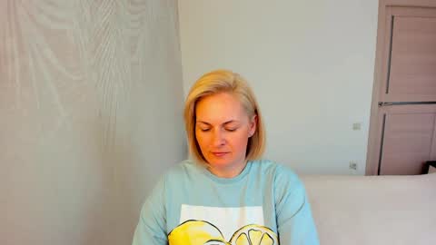 Snapshot of alicee__grace chatting on April 13, 10:10 am Alicee online show from April 13, 10:10 am