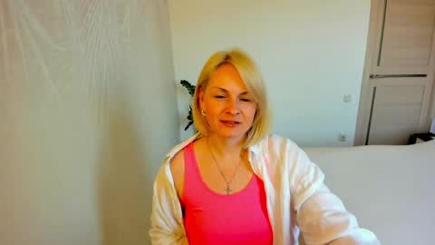 Snapshot of alicee__grace chatting on April 17, 9:34 am Alicee online show from April 17, 9:34 am