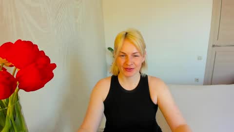 Snapshot of alicee__grace chatting on April 29, 8:29 am Alicee online show from April 29, 8:29 am