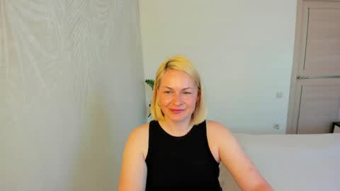 Snapshot of alicee__grace chatting on May 8, 8:08 am Alicee online show from May 8, 8:08 am