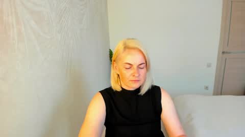 Alicee online show from May 31, 2:13 pm