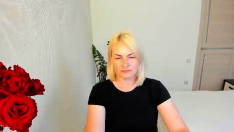 Alicee online show from June 15, 2:30 pm