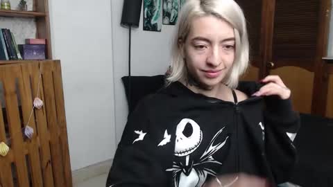 alicee_logan_ online show from March 10, 12:48 am