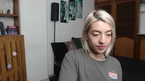 alicee_logan_ online show from March 18, 12:25 am