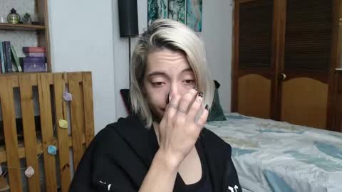 alicee_logan_ online show from April 28, 2:49 am