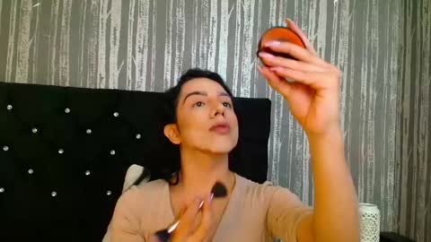 alicee_moonn online show from April 17, 7:06 pm