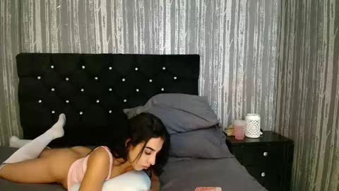 alicee_moonn online show from April 25, 11:02 pm
