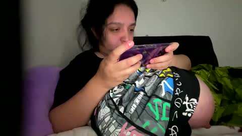 Snapshot of aliceinboobieland chatting on December 25, 10:17 am Aliceinboobieland online show from December 25, 10:17 am