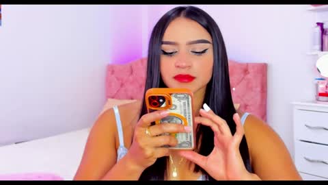 Snapshot of alicekiing_ chatting on January 20, 6:53 am ALICEKIING online show from January 20, 6:53 am