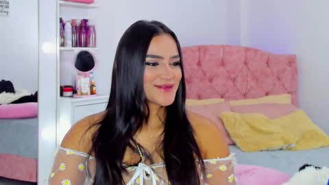 Snapshot of alicekiing_ chatting on February 13, 7:35 am ALICEKIING online show from February 13, 7:35 am