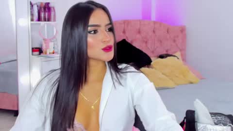 Snapshot of alicekiing_ chatting on February 16, 4:20 am ALICEKIING online show from February 16, 4:20 am