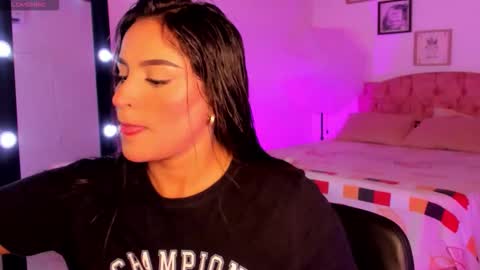 Snapshot of alicekiing_ chatting on October 20, 2:34 am ALICEKIING online show from October 20, 2:34 am