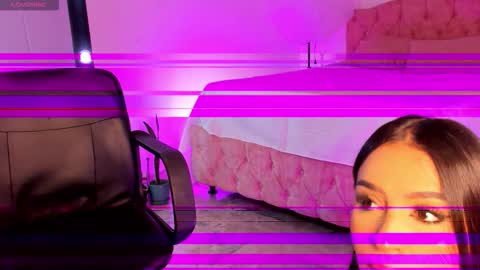 Snapshot of alicekiing_ chatting on October 24, 3:58 am ALICEKIING online show from October 24, 3:58 am