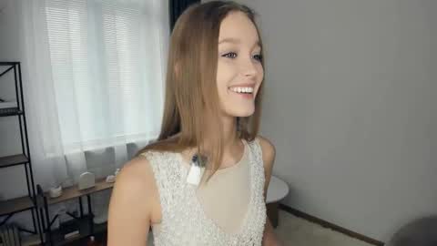 Snapshot of alicemelison chatting on November 5, 8:14 am Serena online show from November 5, 8:14 am