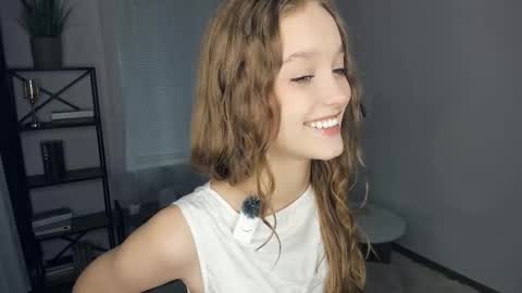 Snapshot of alicemelison chatting on November 21, 7:07 am Serena online show from November 21, 7:07 am