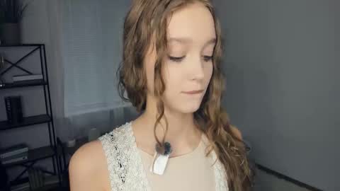 Snapshot of alicemelison chatting on November 24, 7:41 am Serena online show from November 24, 7:41 am