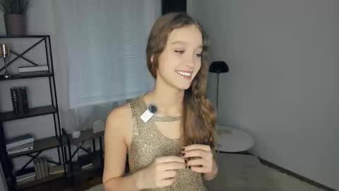 Snapshot of alicemelison chatting on November 26, 7:42 am Serena online show from November 26, 7:42 am