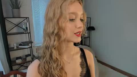 Serena online show from March 5, 12:01 pm