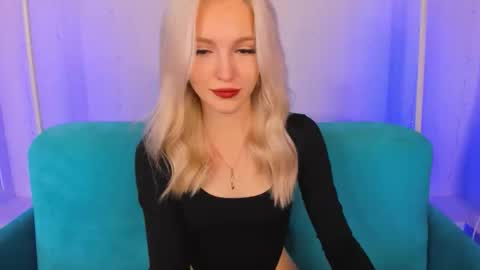 alicemonro online show from October 28, 8:18 am