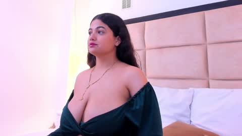 Snapshot of alicemorelli_ chatting on May 20, 1:45 am Alice Morelli online show from May 20, 1:45 am