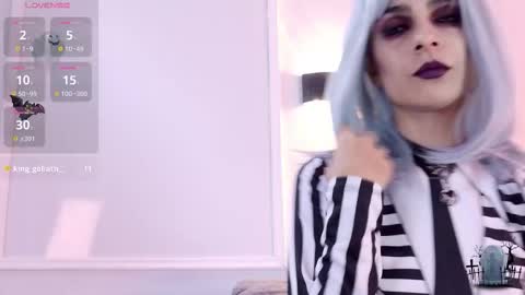 alicenoir_ online show from March 8, 6:34 pm