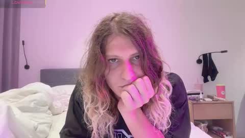 AlicePinkhead online show from November 20, 9:31 am