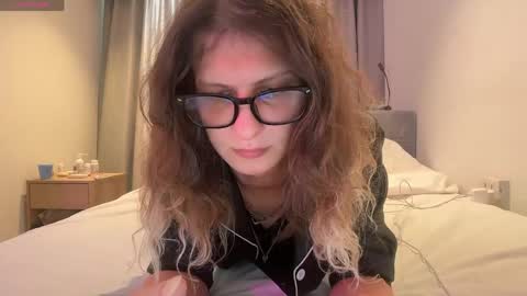 AlicePinkhead online show from April 10, 9:14 am