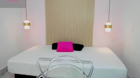 AliceRoss online show from May 1, 8:57 pm