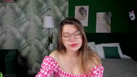Snapshot of aliceruby1 chatting on June 30, 3:07 am Alice online show from June 30, 3:07 am