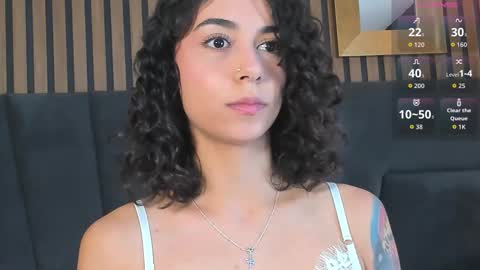 Snapshot of alicestevens_ chatting on October 24, 1:29 pm Alicestevens online show from October 24, 1:29 pm