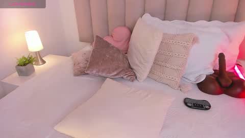 Snapshot of aliceveraa_ chatting on January 17, 10:56 pm Alice Vera online show from January 17, 10:56 pm
