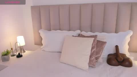 Snapshot of aliceveraa_ chatting on February 19, 10:53 pm Alice Vera online show from February 19, 10:53 pm