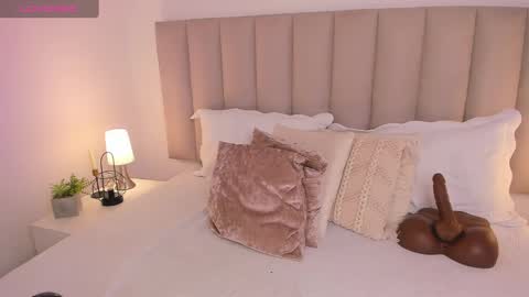 Snapshot of aliceveraa_ chatting on March 3, 10:42 pm Alice Vera online show from March 3, 10:42 pm