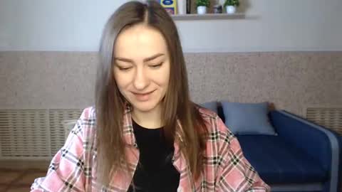 Snapshot of alicewonderful22 chatting on February 3, 10:36 am Alice online show from February 3, 10:36 am