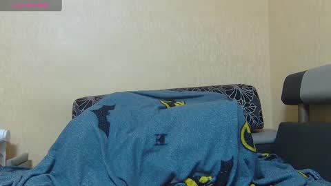 Snapshot of alicewoolfy chatting on March 11, 8:20 pm AliceWoolfy online show from March 11, 8:20 pm