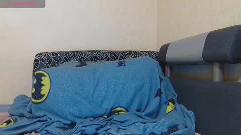 Snapshot of alicewoolfy chatting on December 19, 10:06 pm AliceWoolfy online show from December 19, 10:06 pm