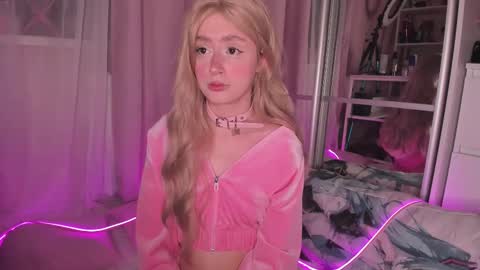 Snapshot of alicexbae chatting on November 13, 3:55 pm from wonderland online show from November 13, 3:55 pm