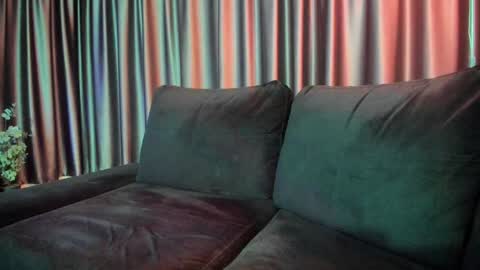 Snapshot of alicexsquirt chatting on December 7, 8:44 am Alice online show from December 7, 8:44 am