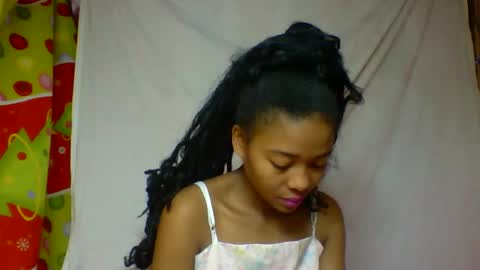 Snapshot of alicia9794 chatting on May 12, 8:22 am alicia9794 online show from May 12, 8:22 am