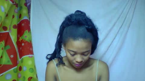 Snapshot of alicia9794 chatting on May 16, 10:47 am alicia9794 online show from May 16, 10:47 am