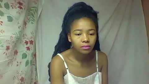 Snapshot of alicia9794 chatting on May 27, 8:00 am alicia9794 online show from May 27, 8:00 am
